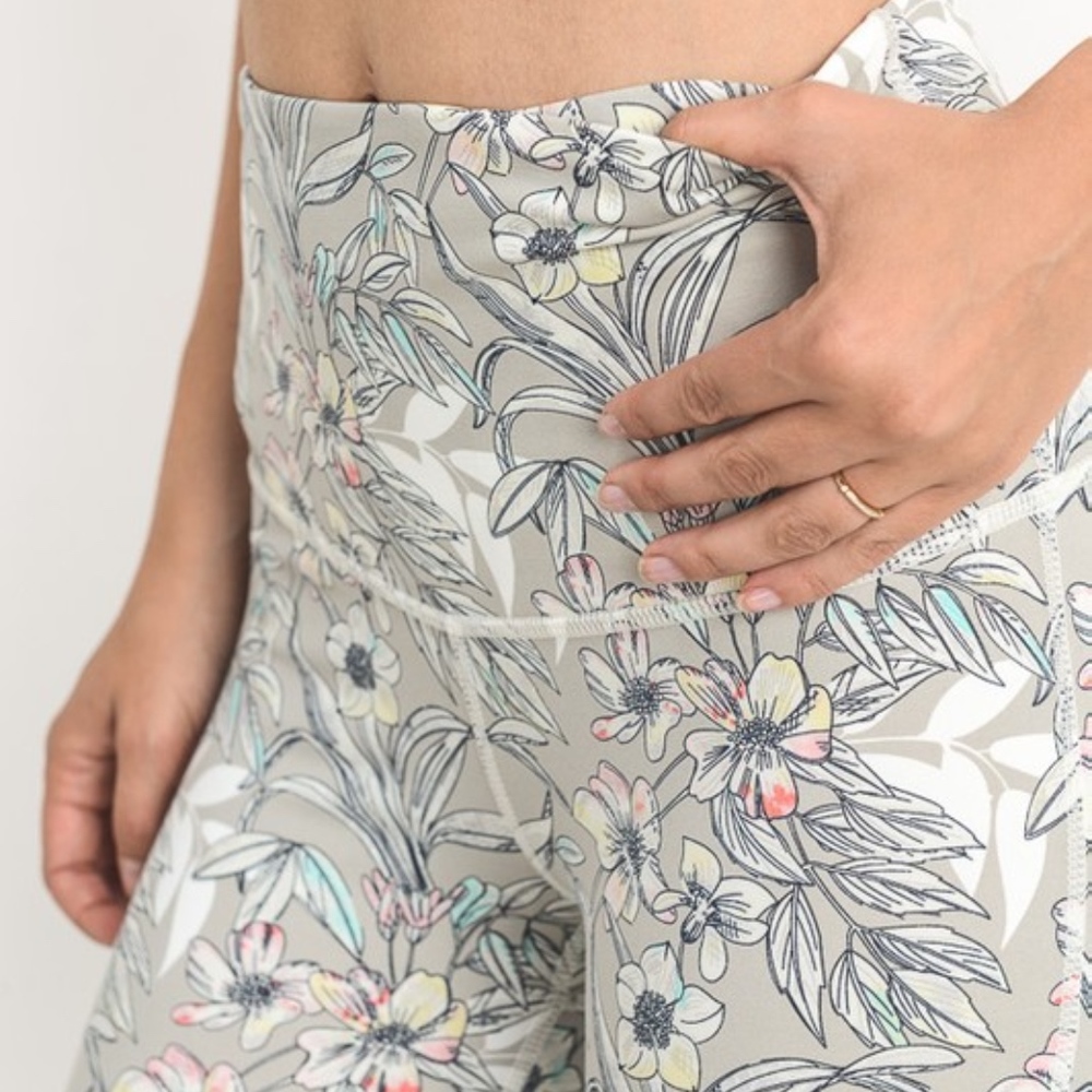 High Waisted Poppy Floral Print Workout Leggings - Picture 4 of 7